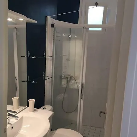 Studio Renove 2 Etoiles Apartment *